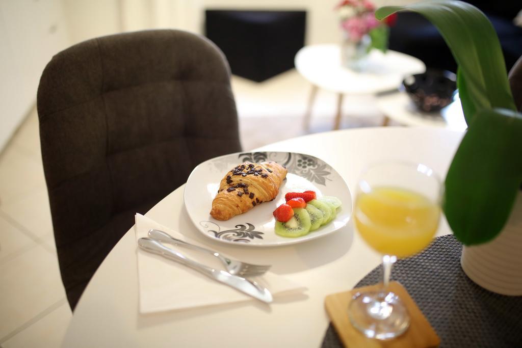 Stomorica Apartament *