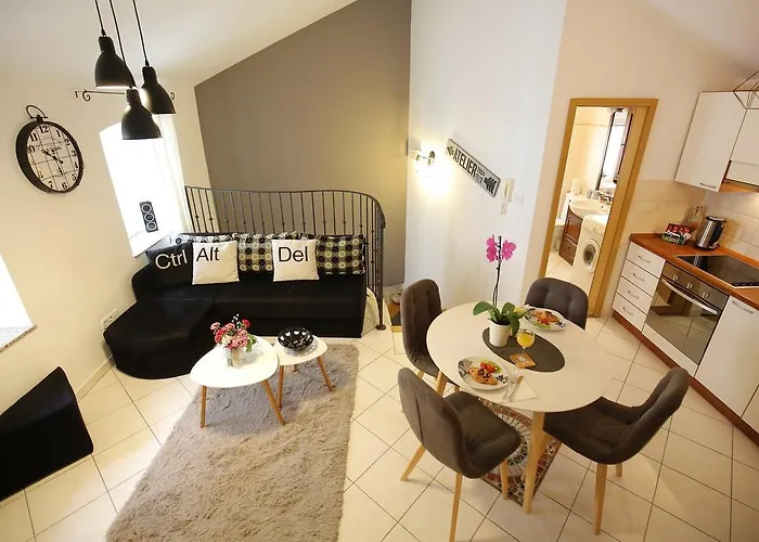 Stomorica Apartments