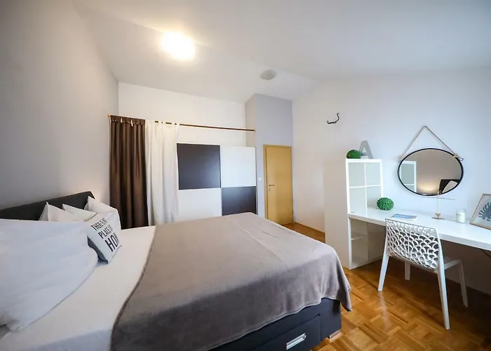 Stomorica Apartments